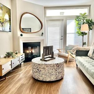 Deluxe Two-Bedroom Apartment Garden View